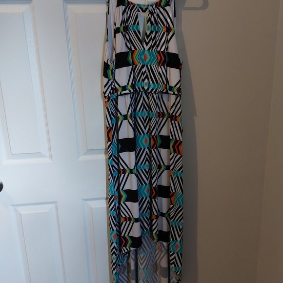 Dress - Picture 2 of 2